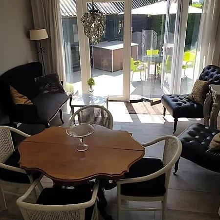 Bed & Breakfast Het Zwanennest Lienden